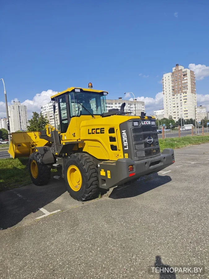 Аренда современного фронтального погрузчика LGCE L935H (ковш 2.1 м³)
