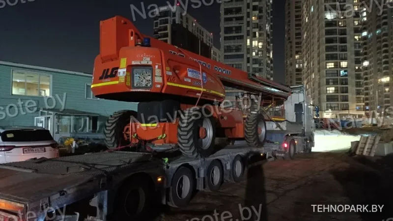 Аренда тяжелого телескопического подъемника JLG 1350SJP №2