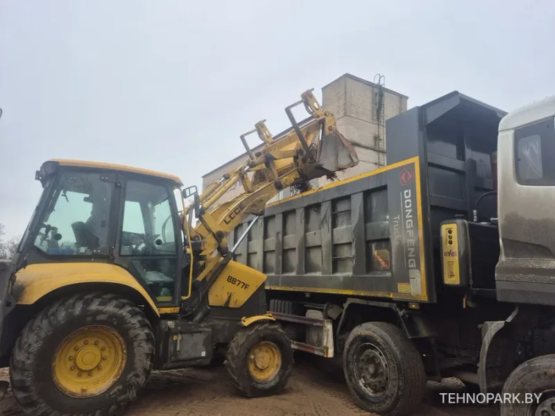Аренда самосвала 30 т (35 м³) в комплексе с экскаватором-погрузчиком JCB 3CX