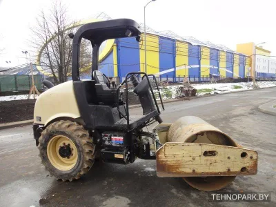 Аренда компактного грунтового виброкатка Ingersoll Rand SD45D (ширина 1.59 м)