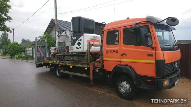 Аренда мини-экскаватора Bobcat 430 (4 т, нулевой занос) с быстросъемом