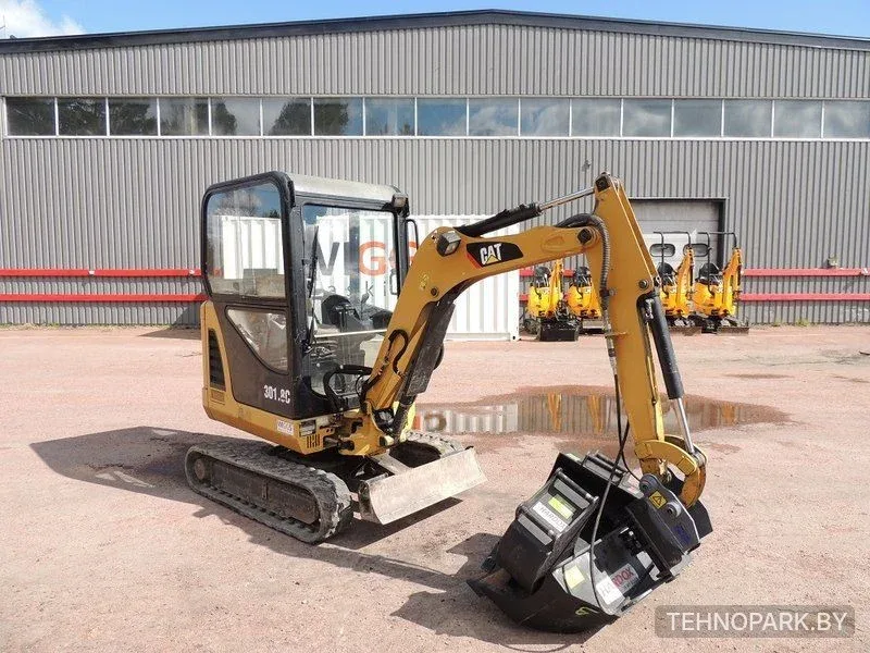 Аренда мини-экскаватора Caterpillar 301.8 с умной гидравликой