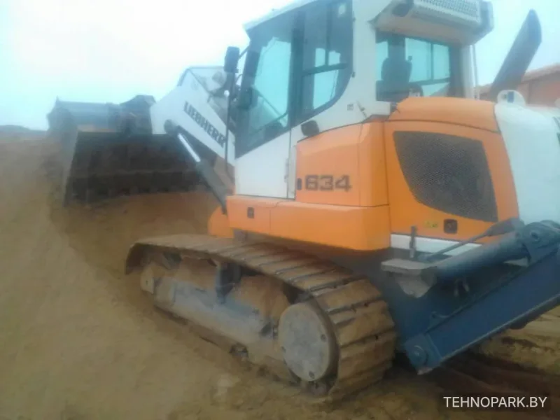В аренду гусеничный бульдозер-погрузчик Liebherr LR 634