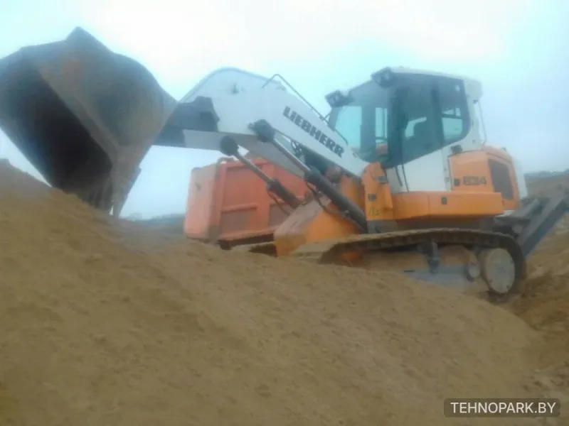 В аренду гусеничный бульдозер-погрузчик Liebherr LR 634