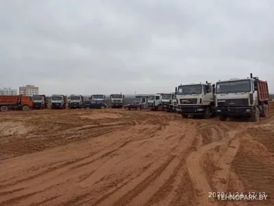 Аренда самосвалов 20-30 т и парка тяжелой спецтехники (с НДС)