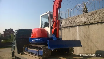 Аренда мощного мини-экскаватора Kubota KX161-3 с водителем