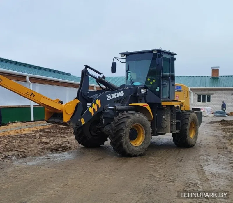 Аренда фронтальных погрузчиков Амкодор 352С и XCMG LW300KN в Минске