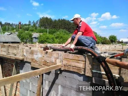 Аренда мини-бетононасоса и доставка бетона миксерами в Гомеле