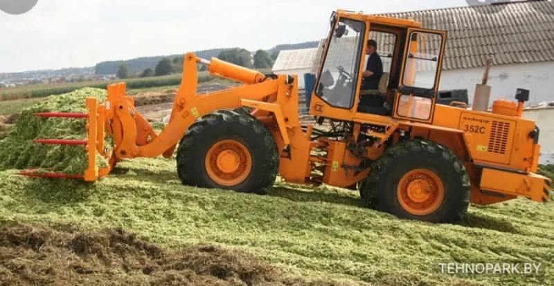 Аренда фронтальных погрузчиков Амкодор 332С4 / 342С4 и экскаватора New Holland